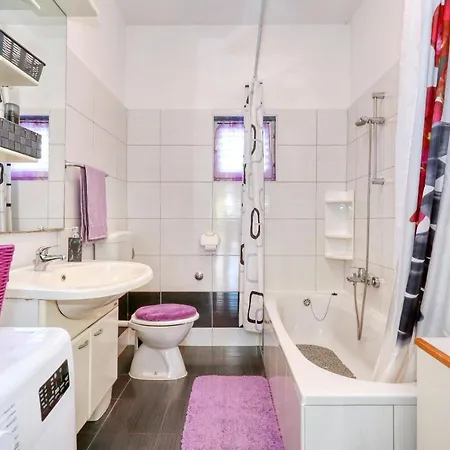 Nena Apartment *