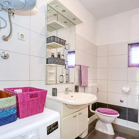 Nena Apartment *