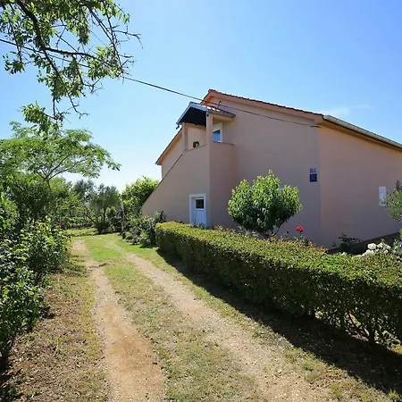 Apartment Nena *